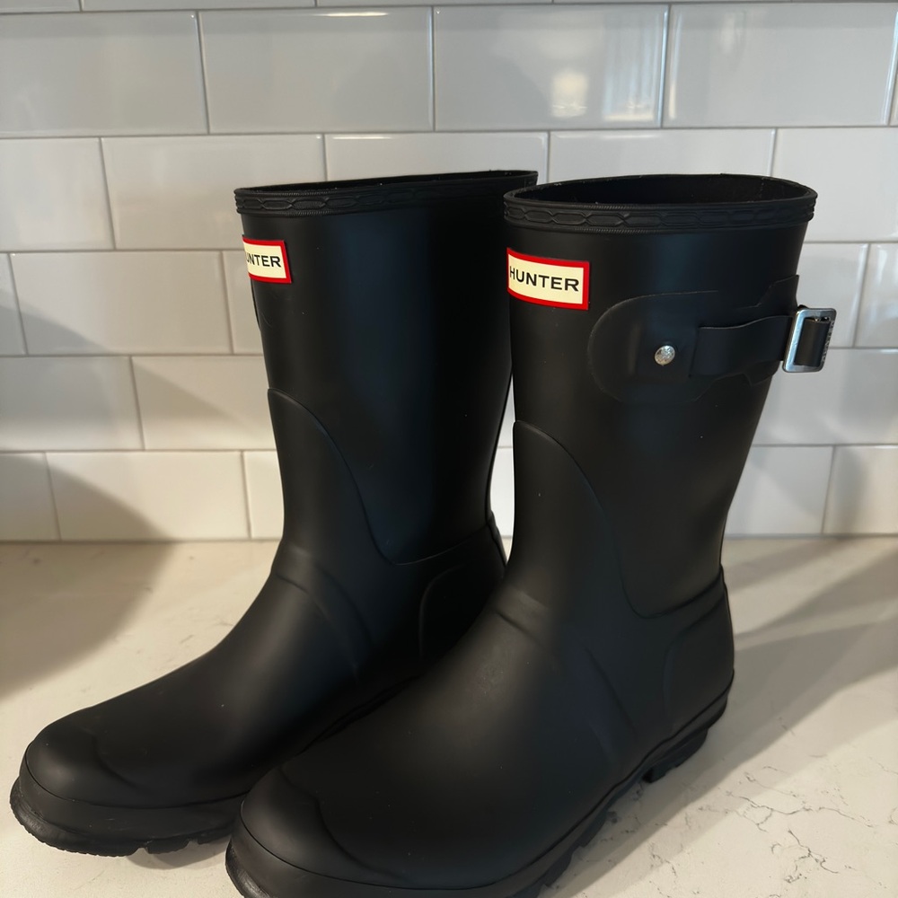 Hunter women’s Black Rain Boots
